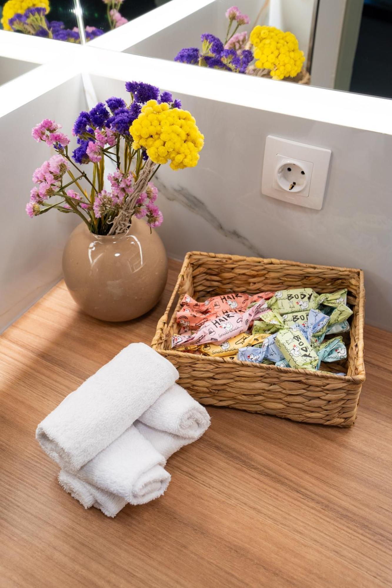 Nyx Guesthouse Триполис Экстерьер фото